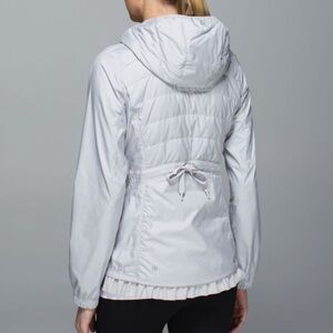 Lululemon Spring Fling Puffy Windbreaker Jacket coat Silver Spoon 6